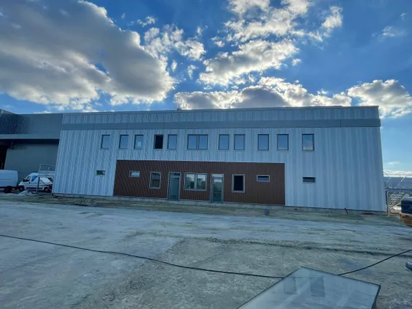 Local d'activité 1542 m² 