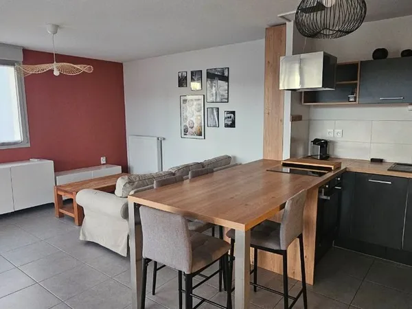 Loue T3 lumineux 65m2 meublé La vache/ Fondeyre 