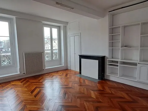 Appartement 2 pièces 64 m² 