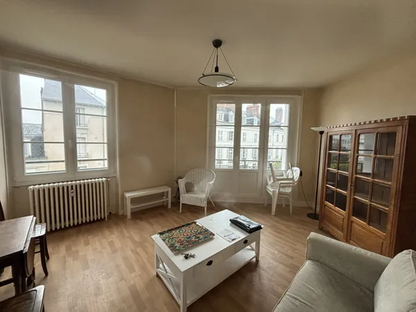 F2 MEUBLE RUE DE PATAY 