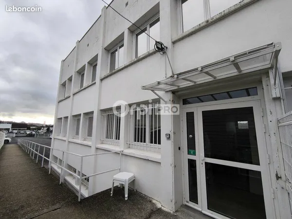 Bureaux 558 m² 