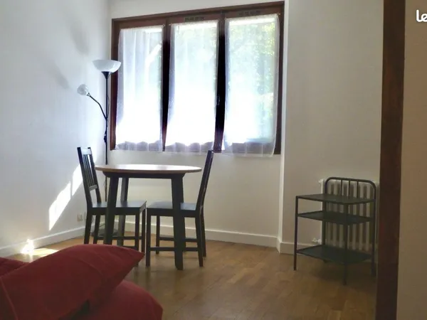 Studio 1 pièce 18 m² 