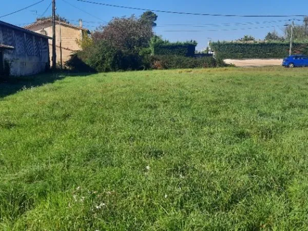 Terrain 438 m² 