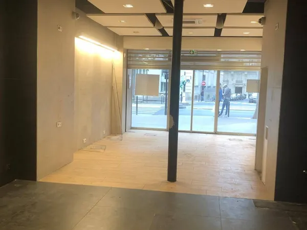 Boutique 2 pièces 75 m² 