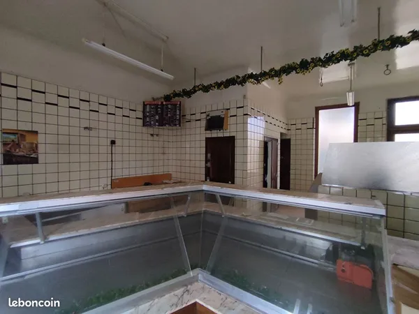 Local commercial 180 m² BOHAIN EN VERMANDOIS 