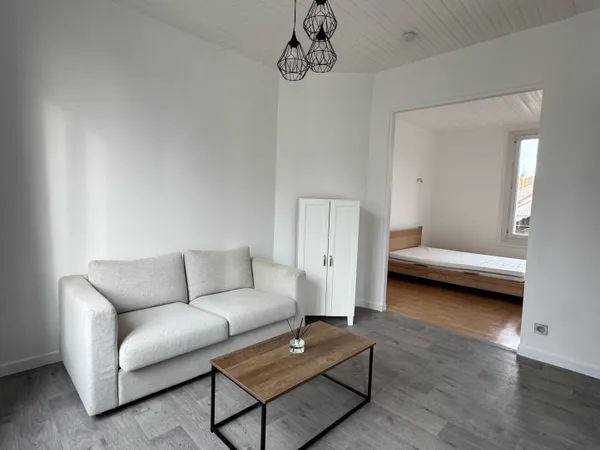 APPARTEMENT F2 PORCHE DE LA GARE 