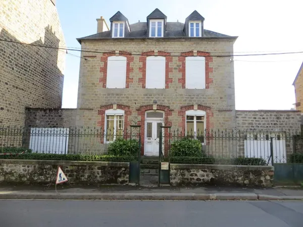 Maison 10 pièces 169 m² 
