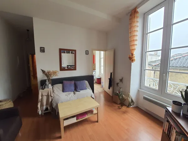 Loue appartement 31m² dans immeuble de caractère 