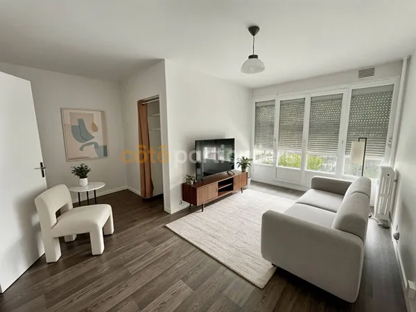 Studio 1 pièce 28 m² 