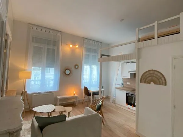 Studio 1 pièce 24 m² 