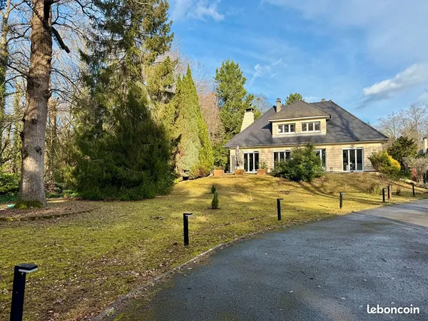 Propriété 6 pièces 198 m² 