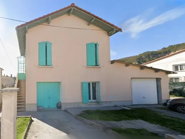A VENDRE : Maison avec deux appartements indépendants (garages, jardin et terrasse) DIGNE LES BAINS 