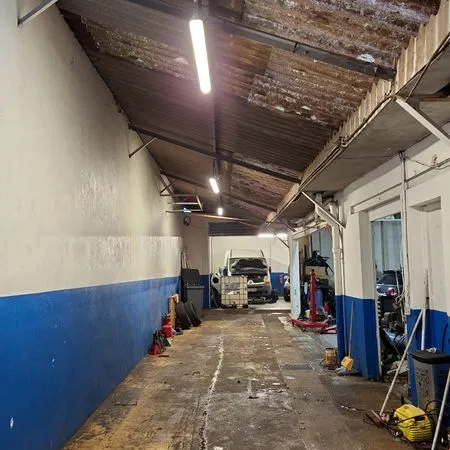 Garage automobile 