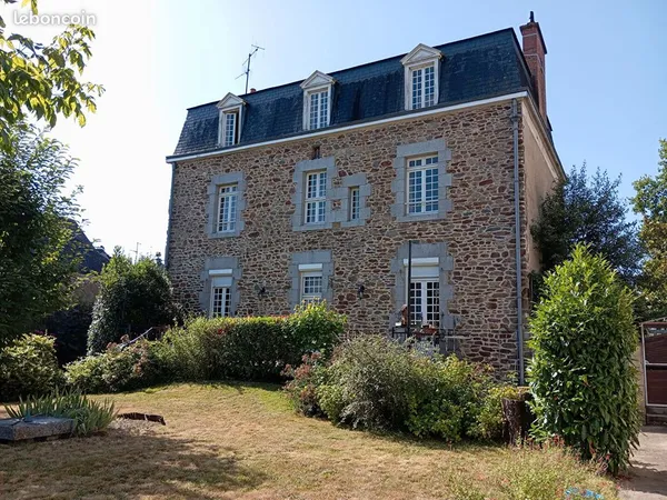 Maison 8 pièces 255 m² 