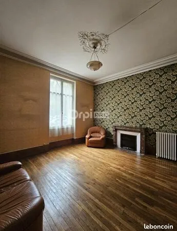Bureau 64 m² 