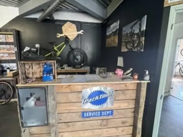 A Louer Local d'activité avec bureaux 
