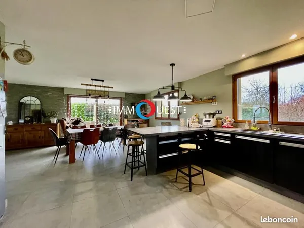 Maison 10 pièces 161 m² 