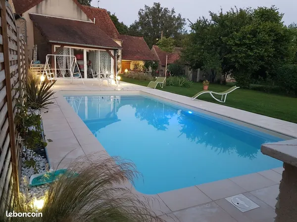 Quittez Paris - Grange rénovée 200 m² avec piscine - 279 000 