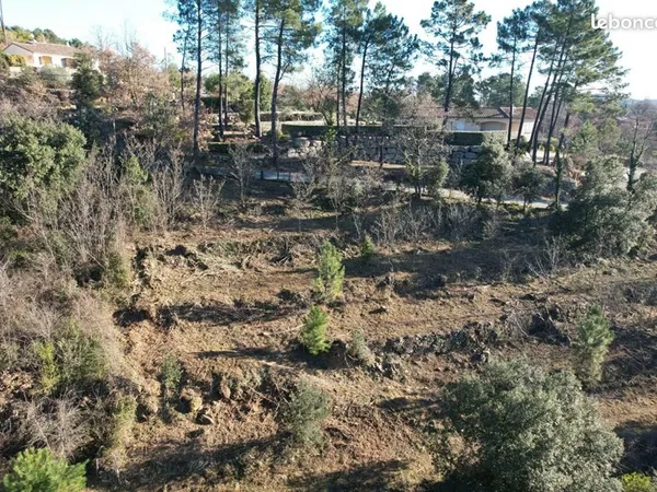 Terrain 754 m² Joyeuse 