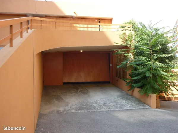 Garage sécurisé Rue de France 