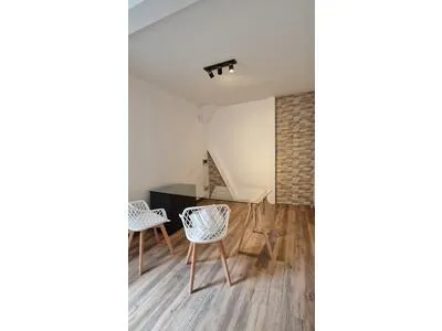Bureau 13m2 env. cosy et meublé R+1 - Rue Lamartine 