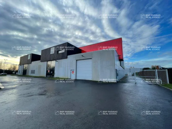 Local d'activité 2100 m² 