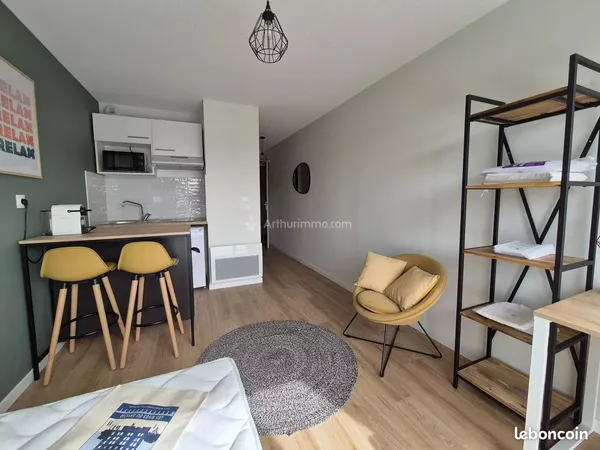 Studio 1 pièce 20 m² 