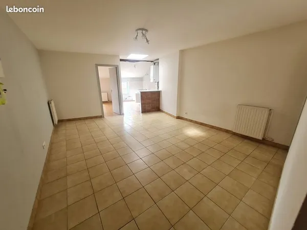 Grand T2 40m² centre ville de Mâcon place de la barre 