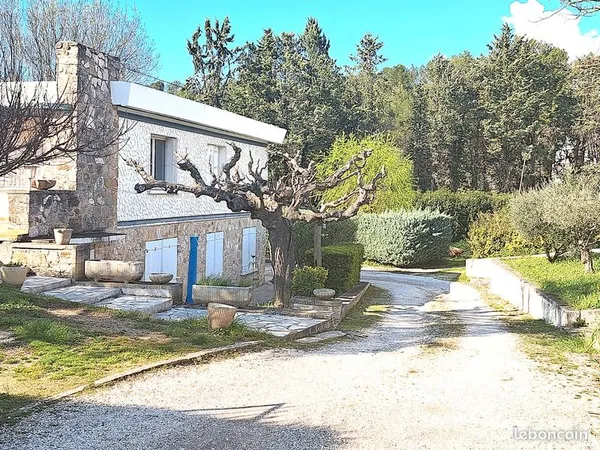 Maison 8 pièces 273 m² 