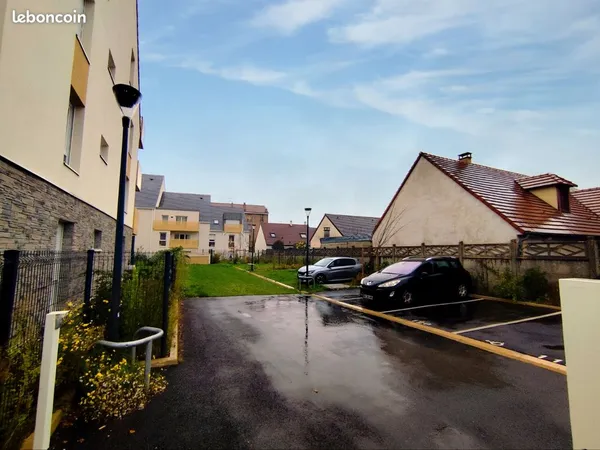 3 places de stationnement extérieures 