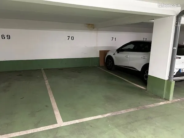 Location grande place de parking 15e 