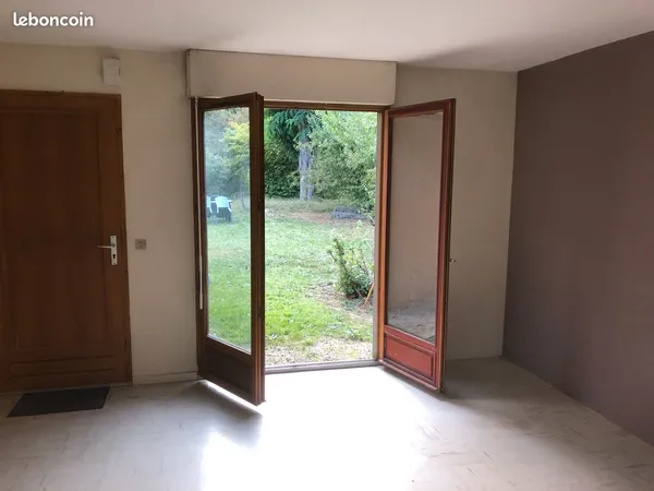 Palaiseau grand studio sur jardin 