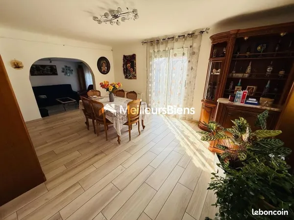 Maison 7 pièces 167 m² 