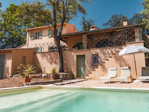 Lorgues : Mas Provencale Renove A Vendre 