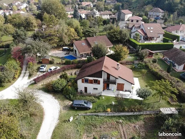 Maison Haute JARRIE 121m2 ss 53 m2 