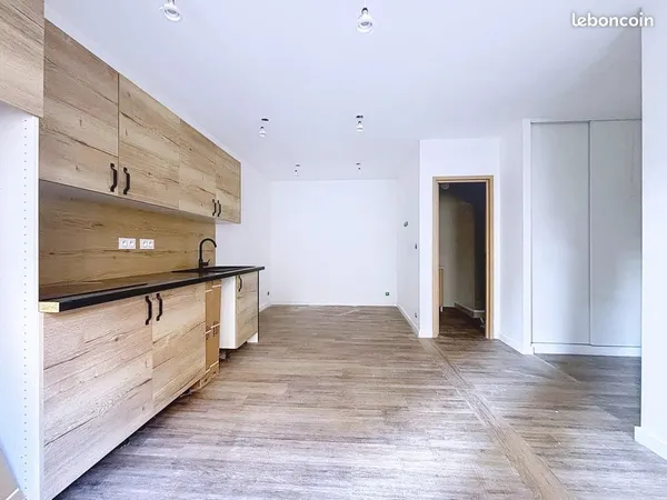 Studio 1 pièce 26 m² 