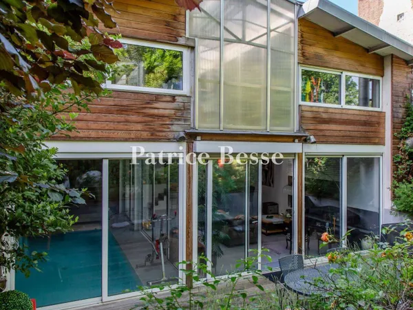 Maison 9 pièces 255 m² 