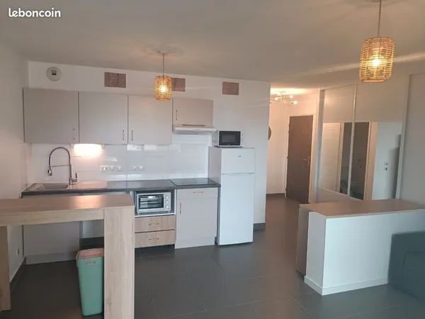 Particulier loue studio avec terrasse 