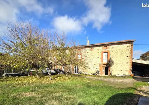 Maison 5 pièces 239 m² 