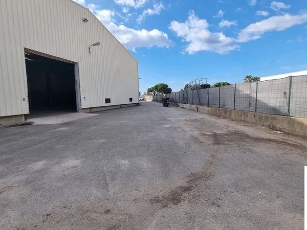 Local commercial 1200 m² 
