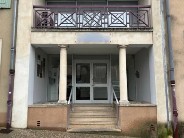 Local professionnel 6 pièces 103 m² 