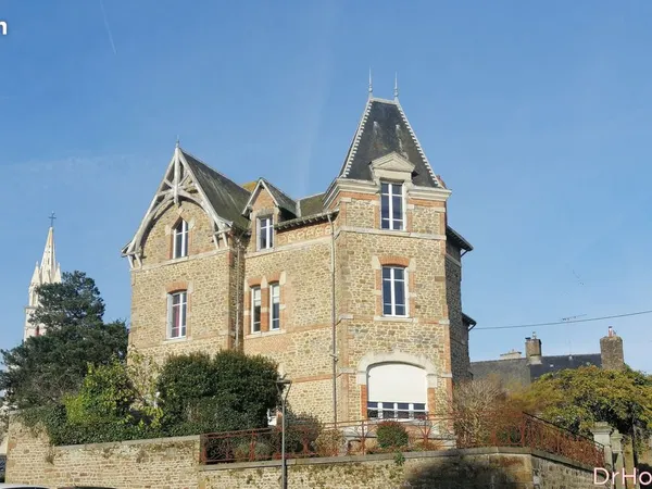 Maison 11 pièces 249 m² 
