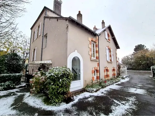 Maison 7 pièces 300 m² 