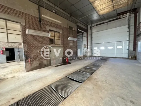 Locaux d'activité - A VENDRE - 790 m² non divisibles 
