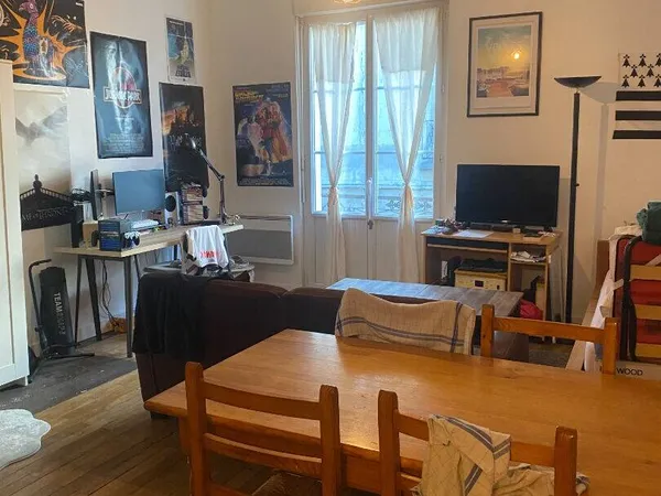 Studio 1 pièce 25 m² 