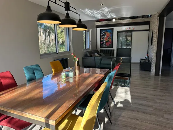 Idéalement placé , Pibrac , villa T5 traditionnelle de 144m2 avec garage sur une parcelle de 