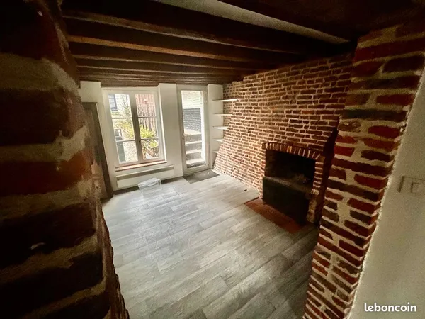 Location - Vieux Lille - rue des 3 mollettes - T2 - Charme de l'ancien au coeur du Vieux-Lille avec 