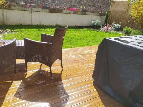 Location T2 meublé avec terrasse et jardin privatif