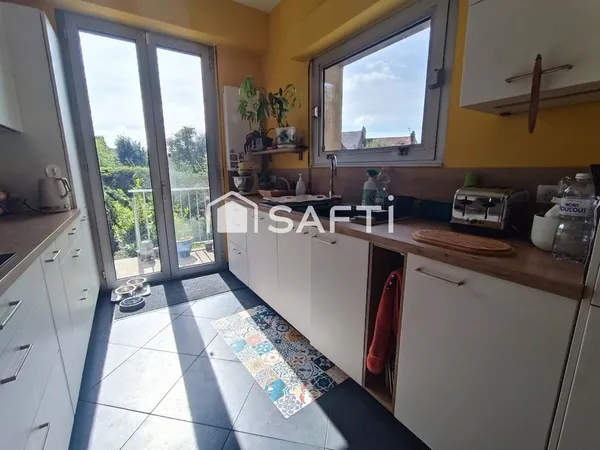 Maison de ville de 245 m2 à fort potentiel 