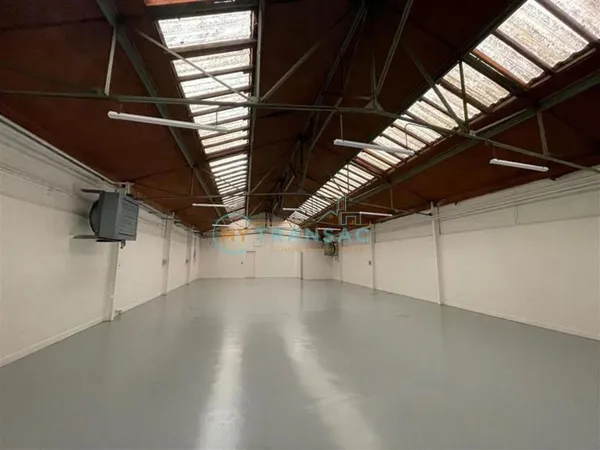 A LOUER Locaux d'activités plusieurs surfaces disponibles ZA DES FLANDRES - VILLENEUVE ST GEORGES 